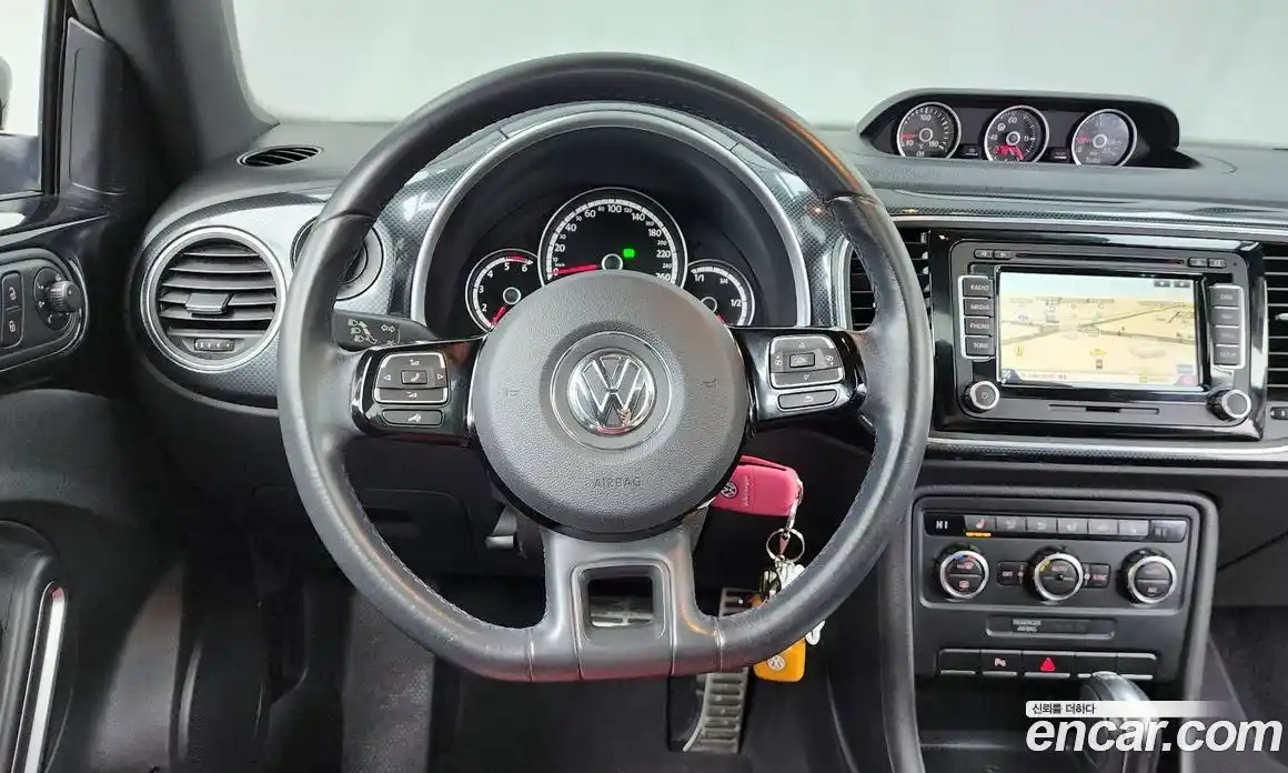 Volkswagen Beatle 2013 2.0 Автомат в Москве № 215216, фото 16