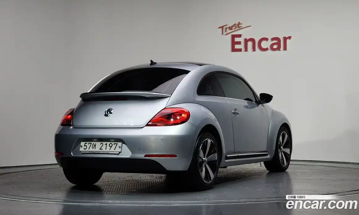 Volkswagen Beatle 2013 2.0 Автомат в Москве № 215216, фото 8