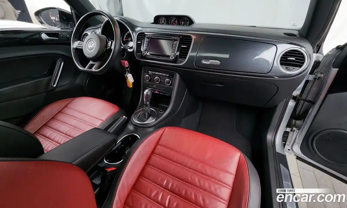 Volkswagen Beatle 2013 2.0 Автомат в Москве № 215216, фото 9