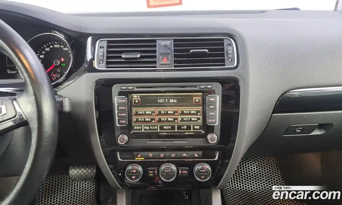 Volkswagen Jetta 2015 2.0 Автомат в Москве № 215315, фото 14