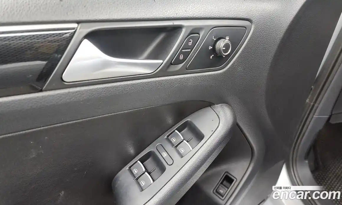 Volkswagen Jetta 2015 2.0 Автомат в Москве № 215315, фото 19