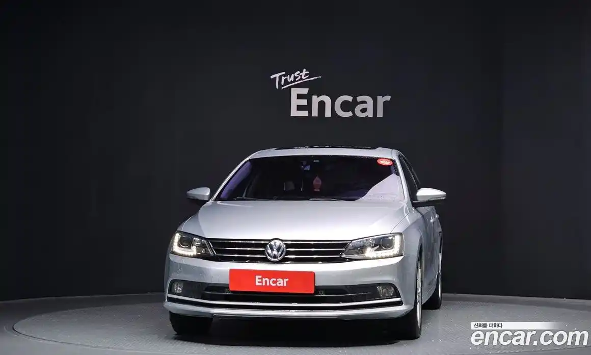 Volkswagen Jetta 2015 2.0 Автомат в Москве № 215315, фото 3