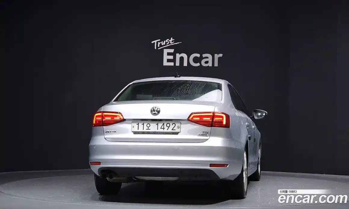 Volkswagen Jetta 2015 2.0 Автомат в Москве № 215315, фото 4