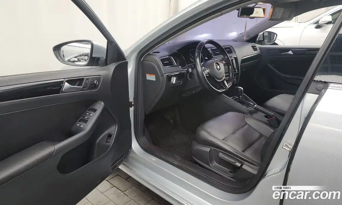 Volkswagen Jetta 2015 2.0 Автомат в Москве № 215315, фото 10
