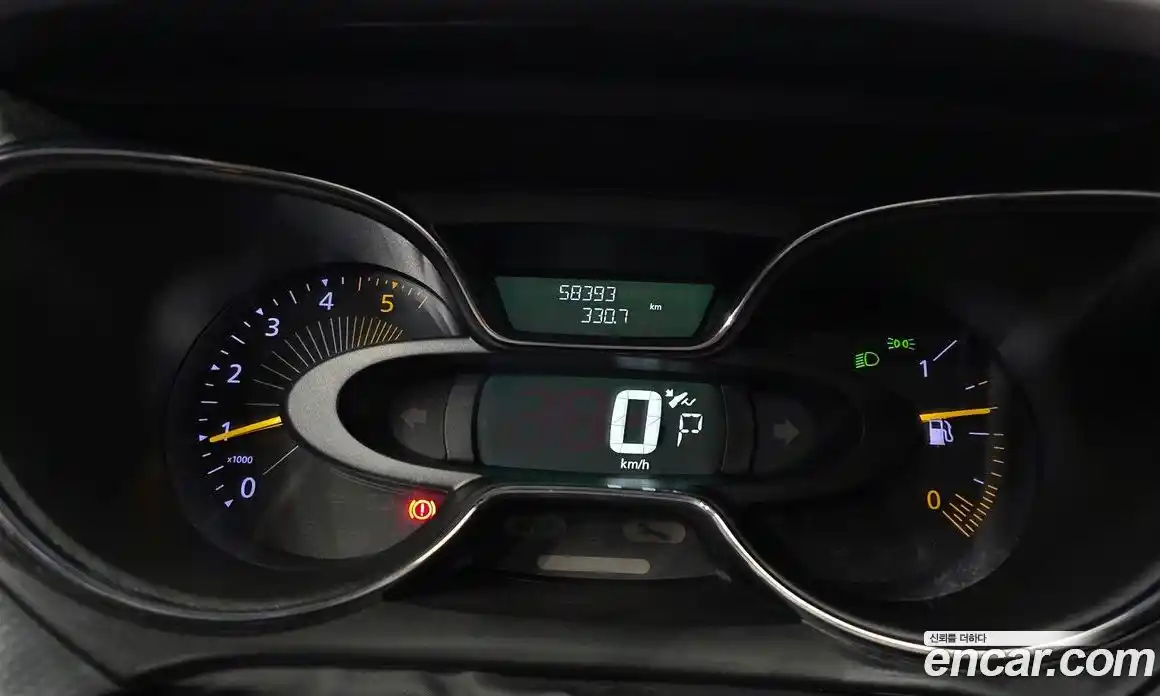 Renault QM3 2015 1.5 Автомат в Москве № 224066, фото 1