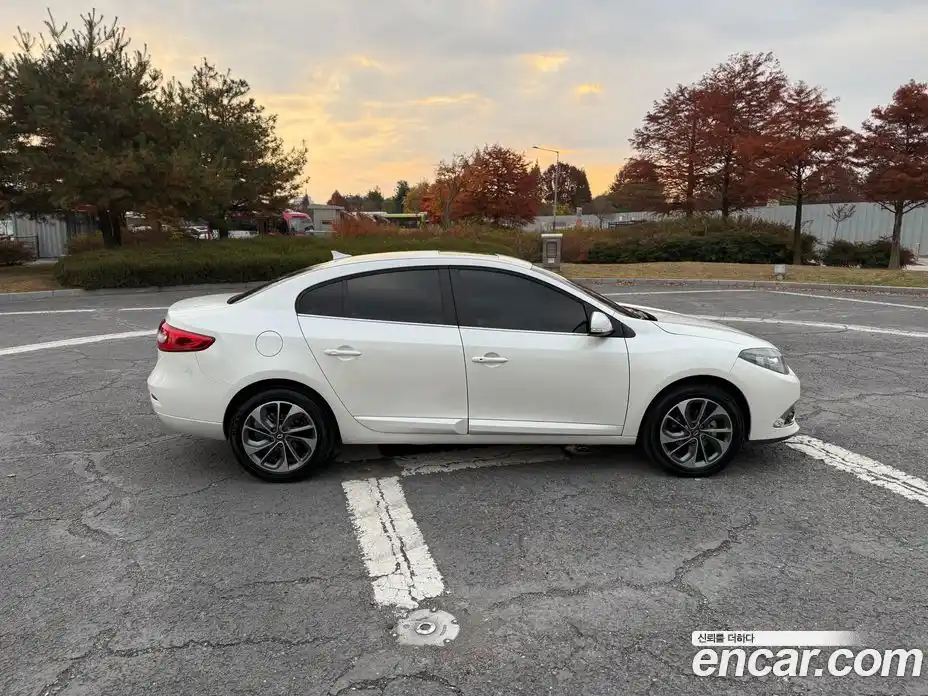 Renault SM3 2015 1.6 Автомат в Москве № 227409, фото 3