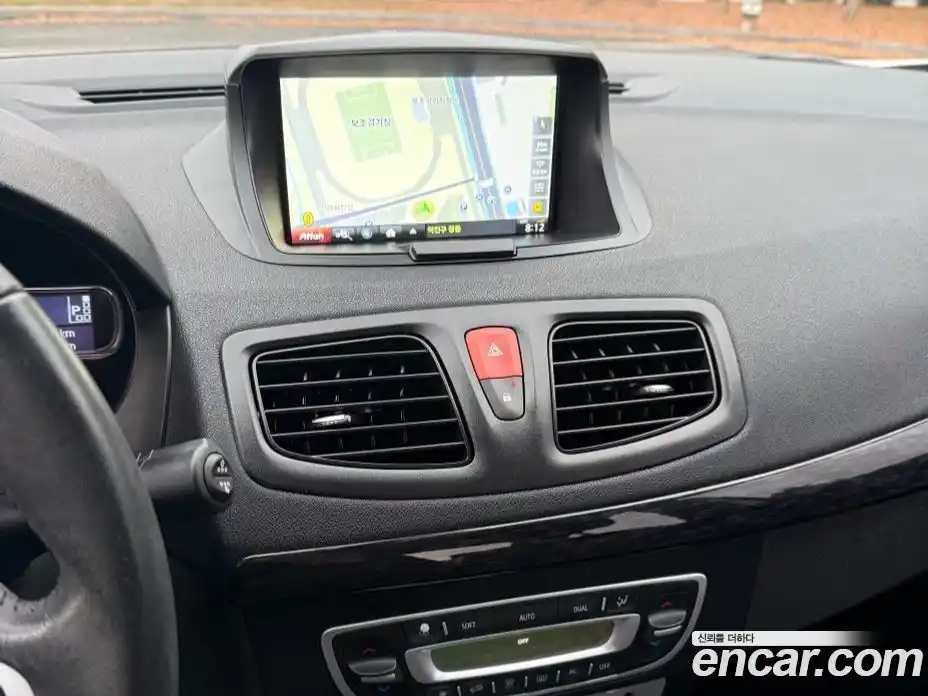 Renault SM3 2015 1.6 Автомат в Москве № 227409, фото 9