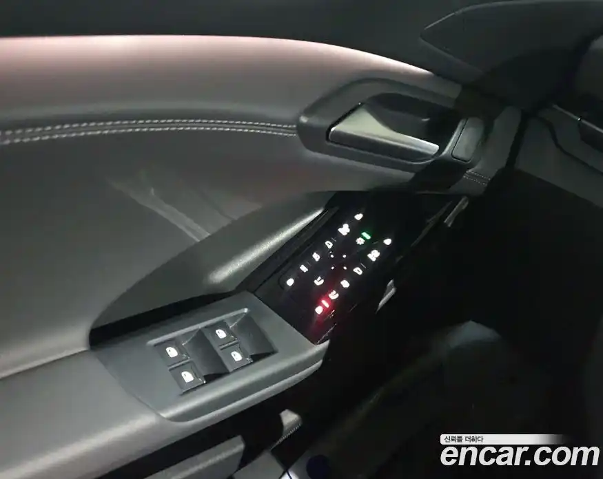 Audi Q6 e-tron 2025 0.2 Автомат в Москве № 230276, фото 18