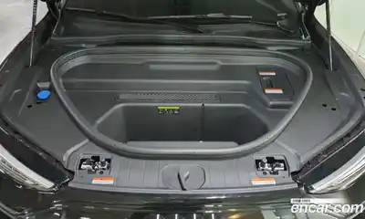 Audi Q6 e-tron 2025 0.2 Автомат в Москве № 230276, миниатюра 6