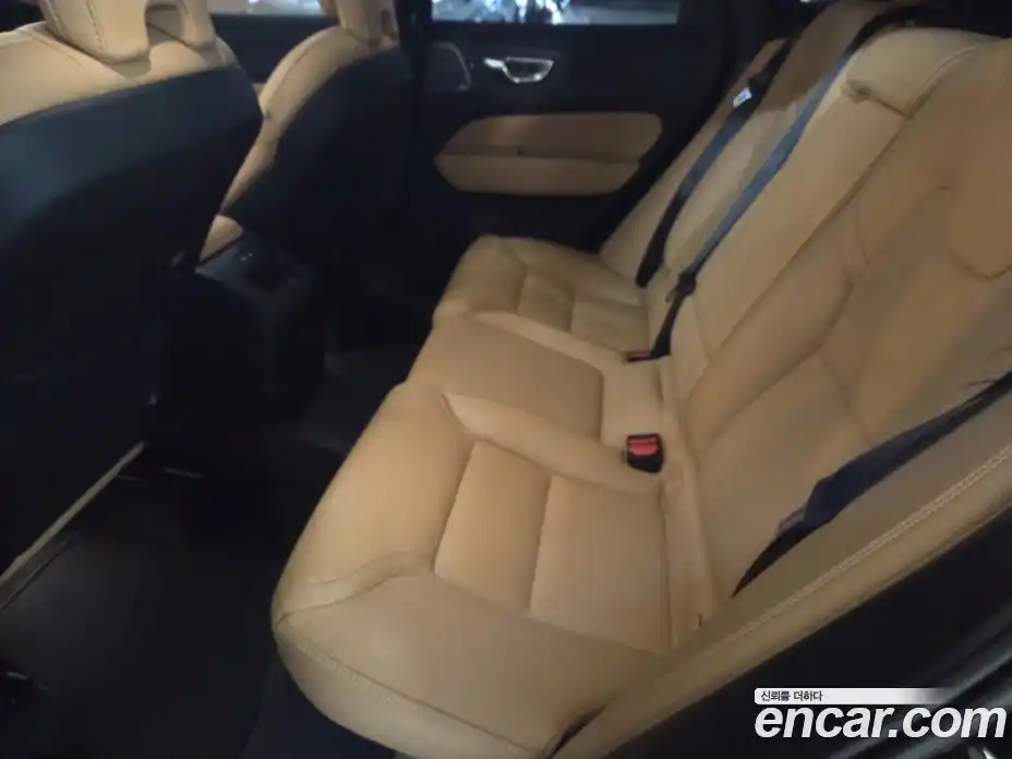 Volvo XC60 2024 2.0 Автомат в Москве № 230789, фото 11