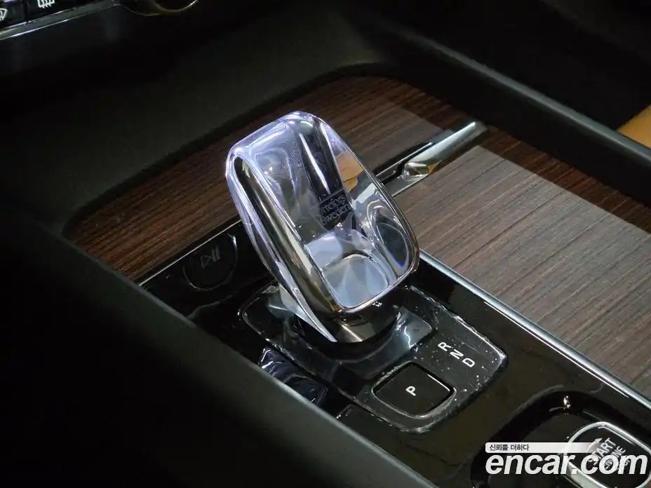 Volvo XC60 2024 2.0 Автомат в Москве № 230789, фото 9