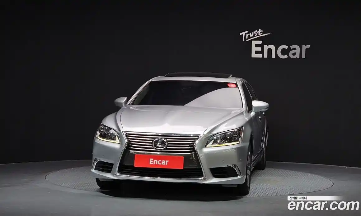 Lexus LS 2014 4.6 Автомат в Москве № 232029, фото 18