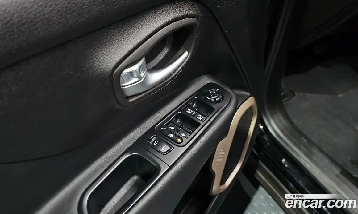 Jeep Renegade 2017 2.0 Автомат в Москве № 232694, фото 13