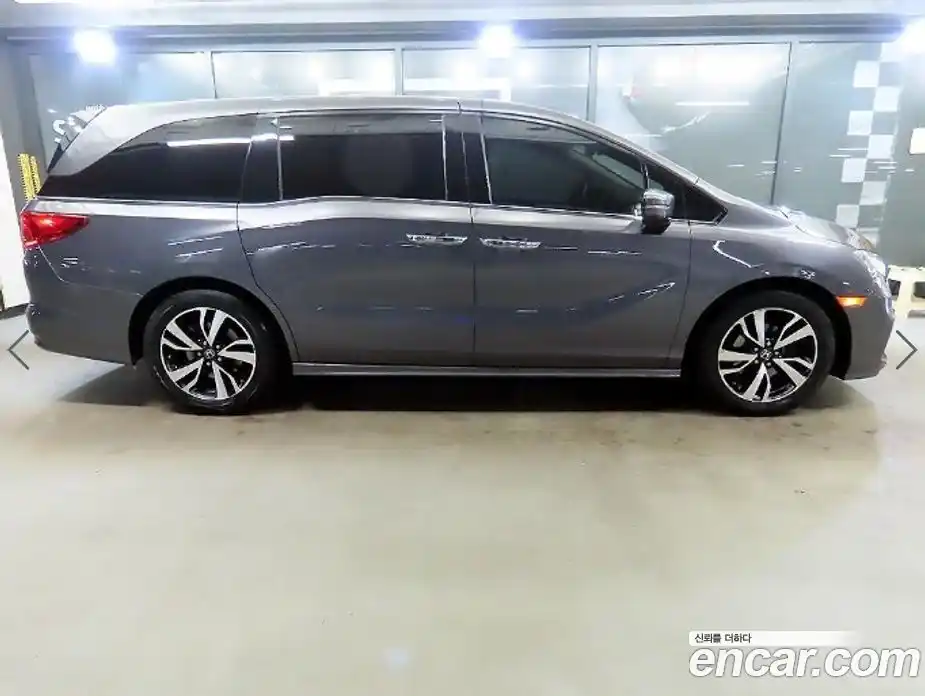 Honda Odyssey 2019 3.5 Автомат в Москве № 232999, фото 3