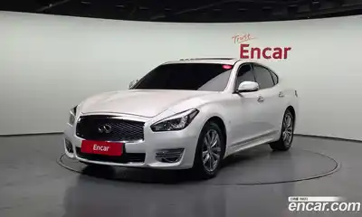 Infiniti Q70, 2017