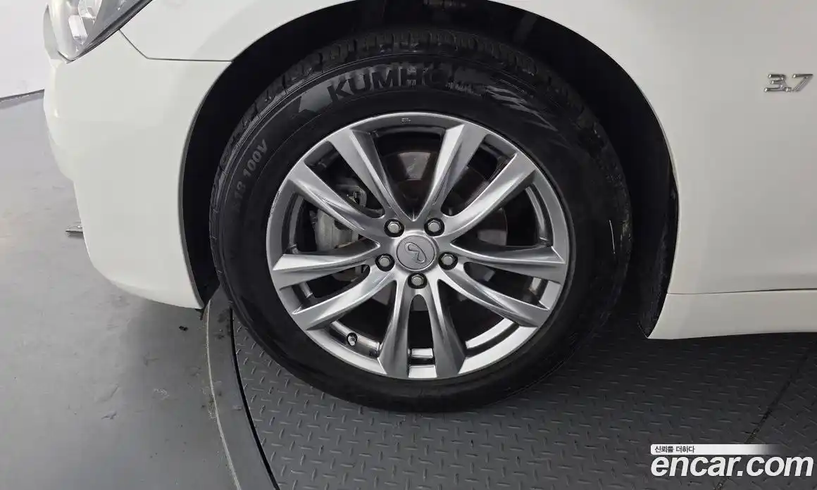 Infiniti Q70 2017 3.7 Автомат в Москве № 249635, фото 4