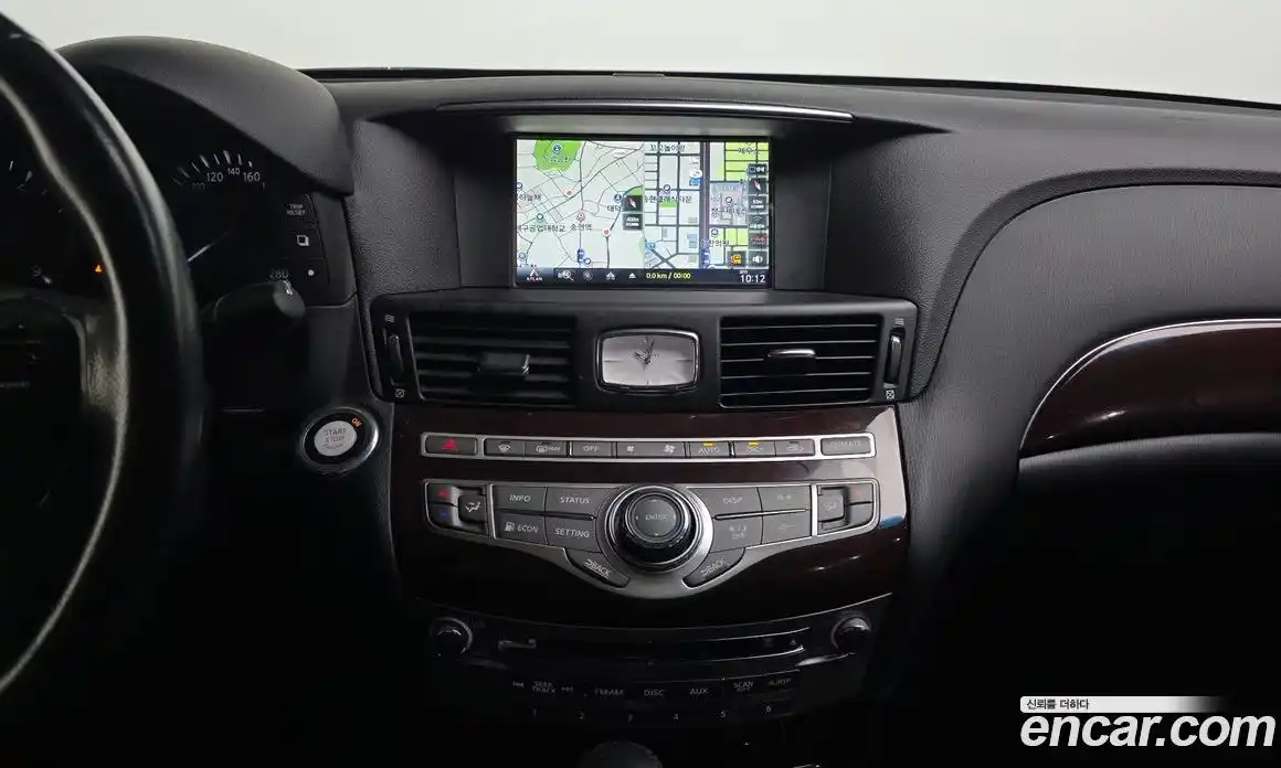 Infiniti Q70 2017 3.7 Автомат в Москве № 249635, фото 9