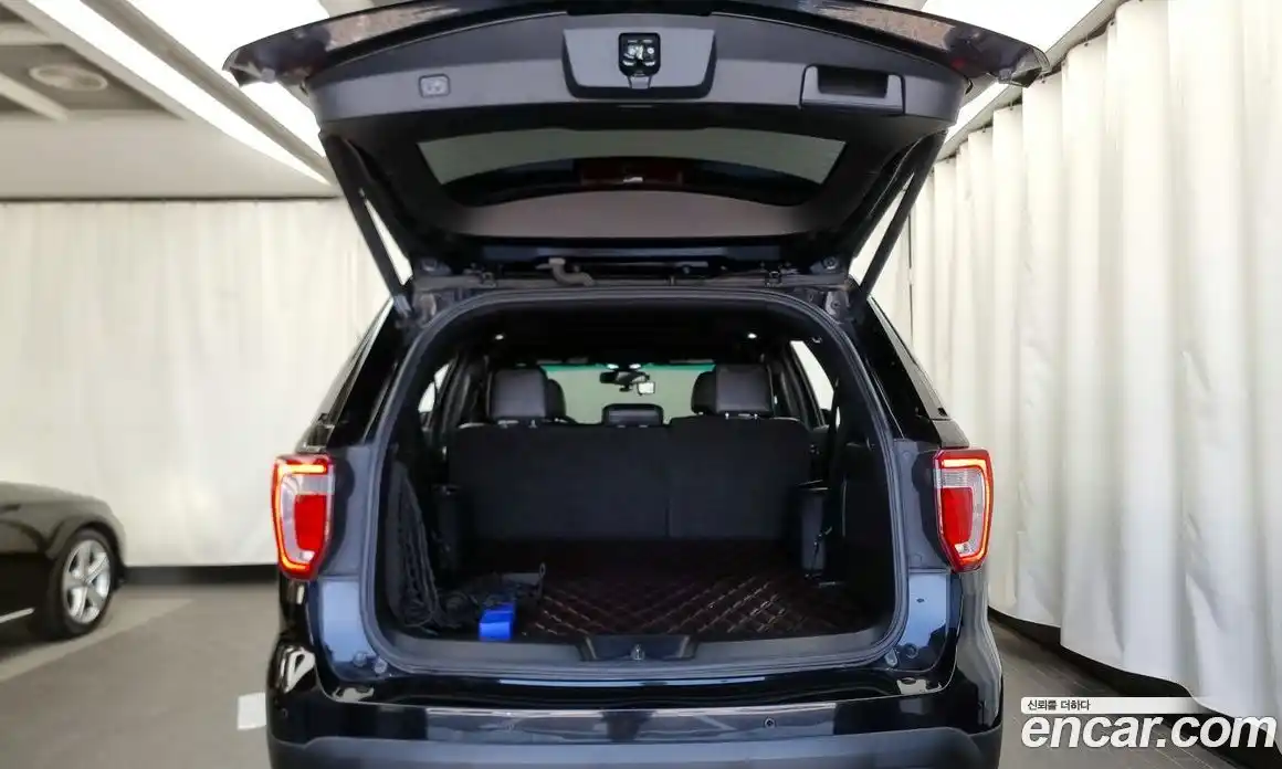 Ford Explorer 2017 2.3 Автомат в Москве № 255618, фото 6