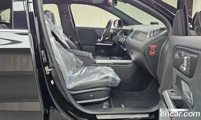 Mercedes-Benz GLA-Class 2025 2.0 Автомат в Москве № 261872, миниатюра 3