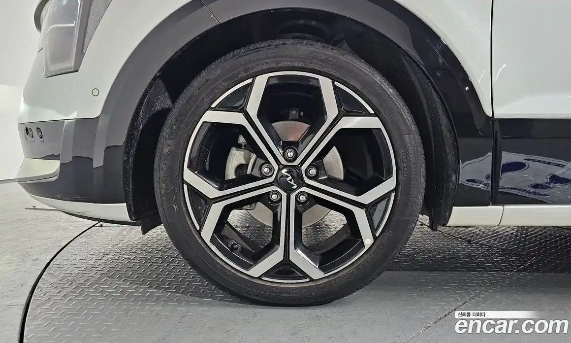 Kia Niro 2023 1.6 Автомат в Москве № 269736, фото 13