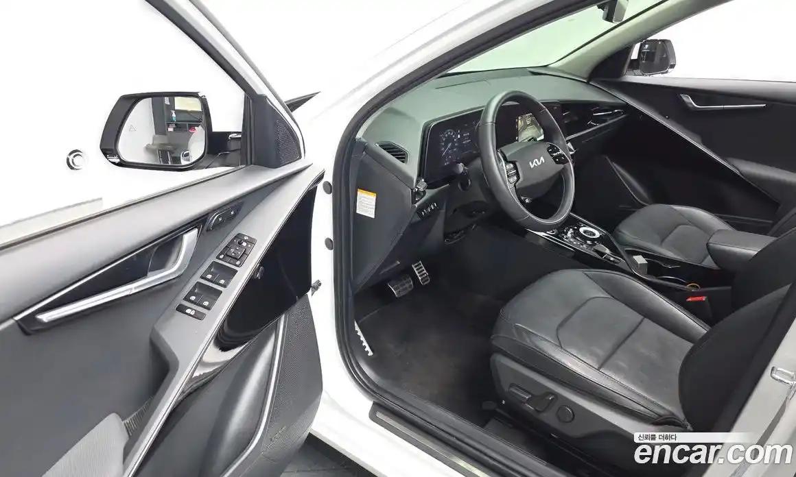 Kia Niro 2023 1.6 Автомат в Москве № 269736, фото 17