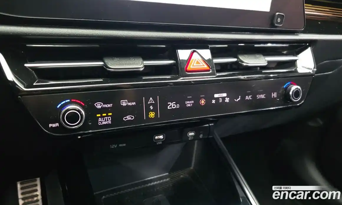 Kia Niro 2023 1.6 Автомат в Москве № 269736, фото 4