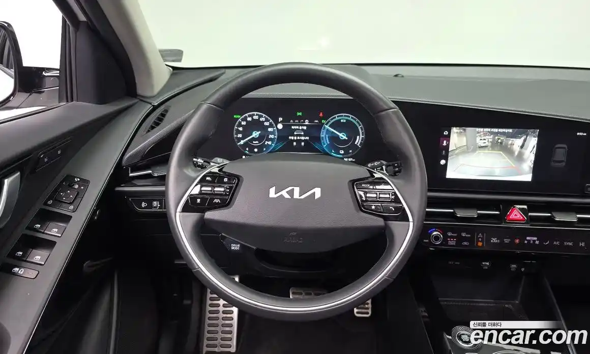 Kia Niro 2023 1.6 Автомат в Москве № 269736, фото 7