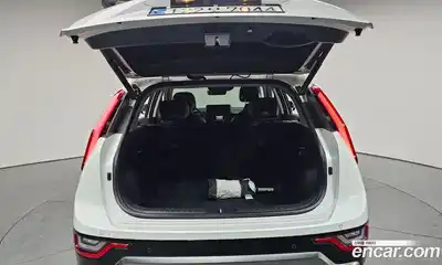 Kia Niro 2023 1.6 Автомат в Москве № 269736, миниатюра 9