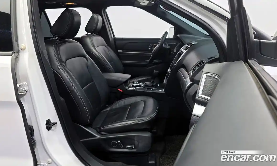 Ford Explorer 2018 2.3 Автомат в Москве № 273013, фото 17