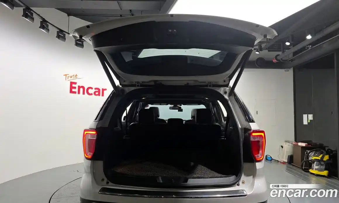 Ford Explorer 2018 2.3 Автомат в Москве № 273013, фото 20