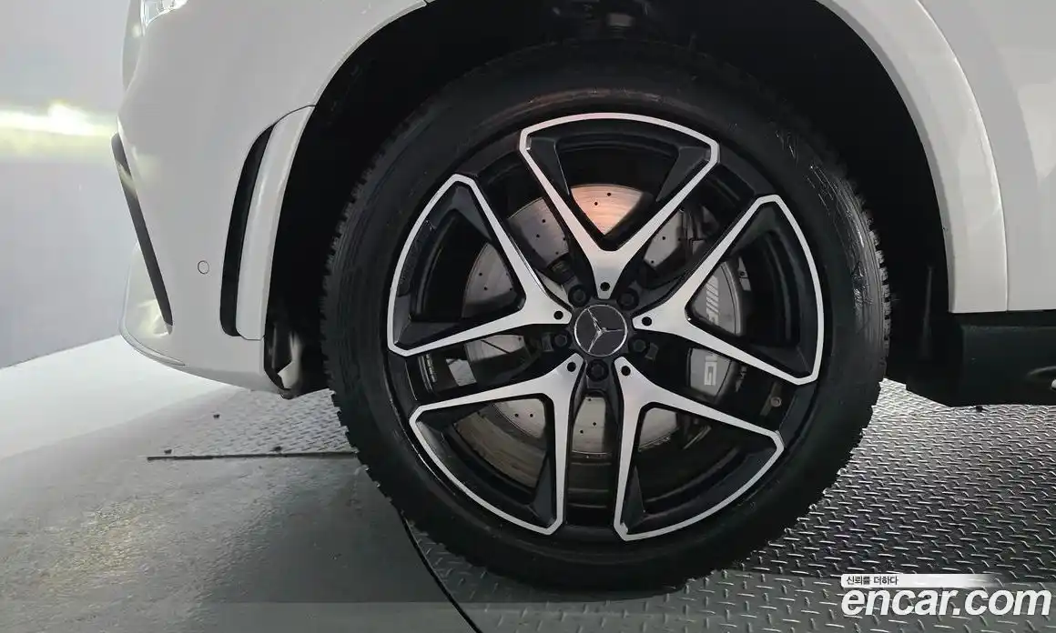 Mercedes-Benz GLE-Class 2023 3.0 Автомат в Москве № 287225, фото 13