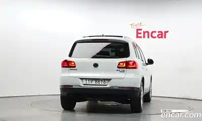 Volkswagen Tiguan, 2015