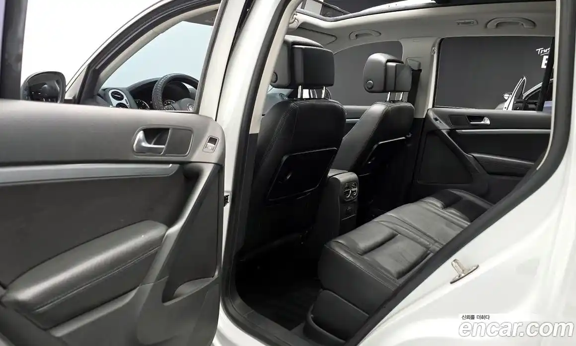 Volkswagen Tiguan 2015 2.0 Автомат в Москве № 301377, фото 15