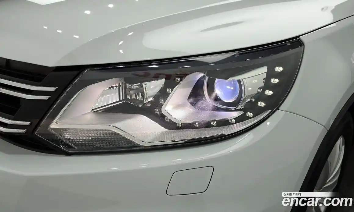 Volkswagen Tiguan 2015 2.0 Автомат в Москве № 301377, фото 8