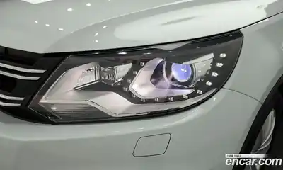 Volkswagen Tiguan 2015 2.0 Автомат в Москве № 301377, миниатюра 8