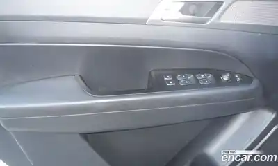 SsangYong Rexton 2018 2.2 Автомат в Москве № 31677, миниатюра 12