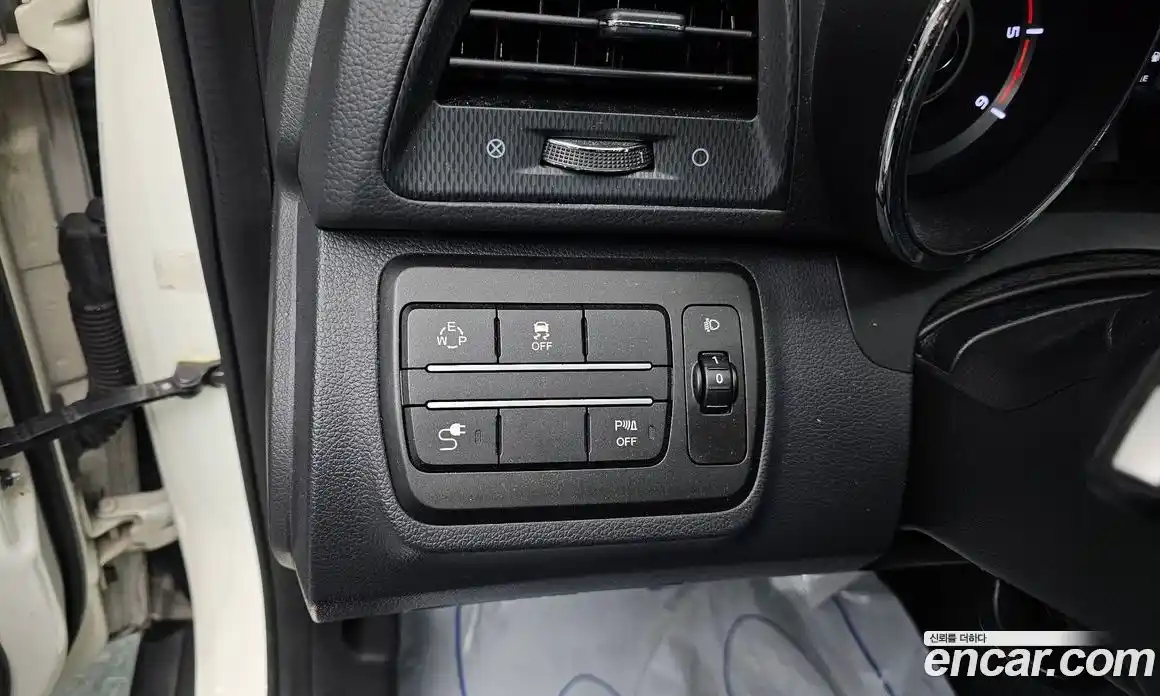 SsangYong TIBOLI 2016 1.6 Автомат в Москве № 33976, фото 5