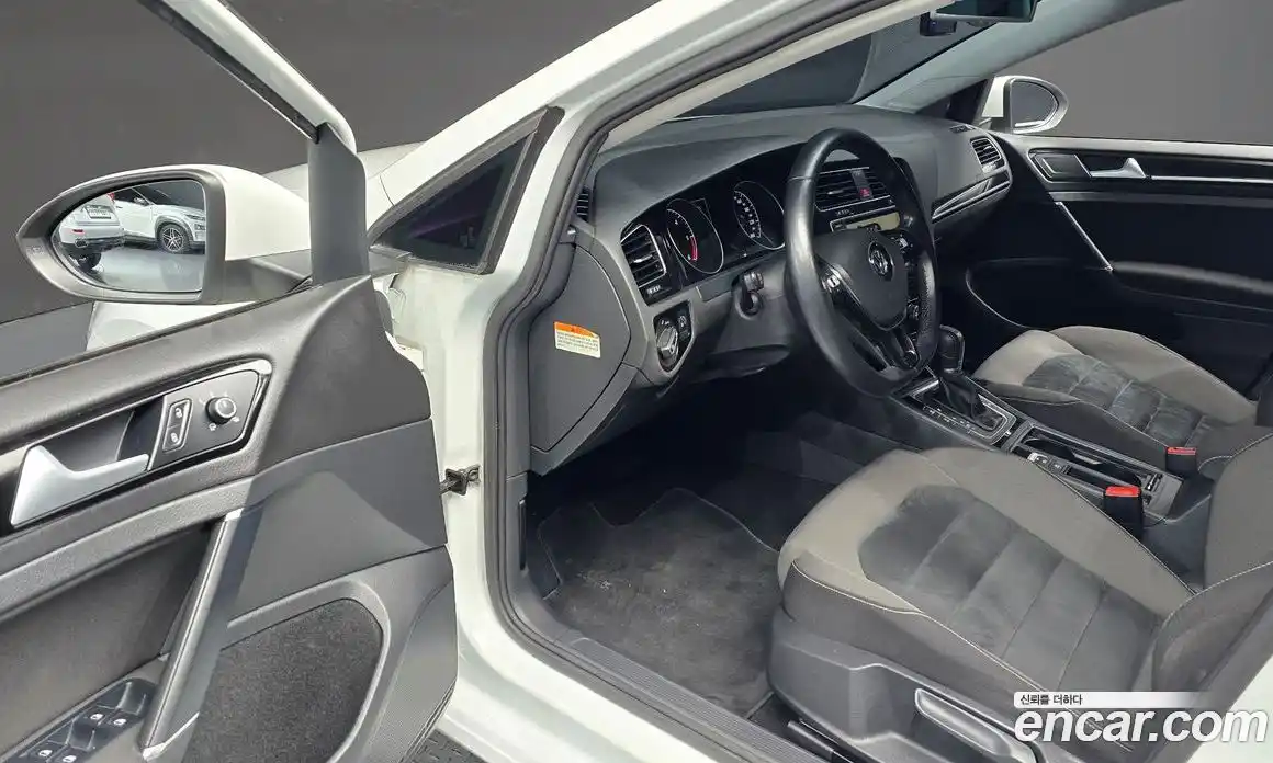 Volkswagen Golf 2014 1.6 Автомат в Москве № 357780, фото 11