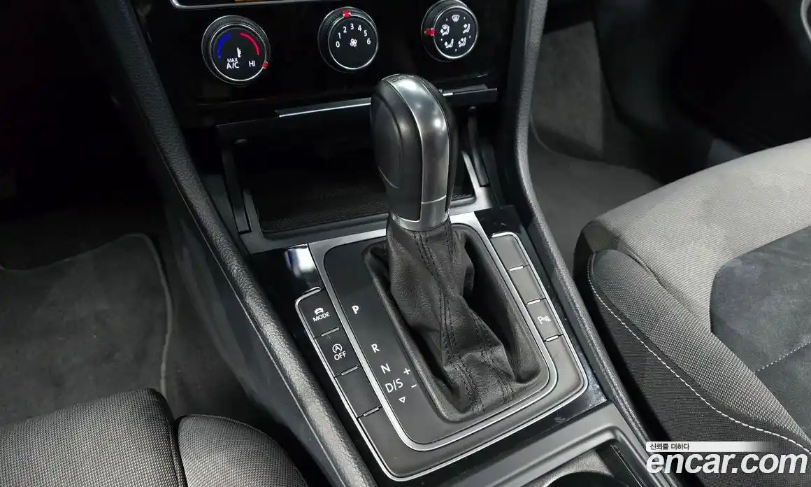 Volkswagen Golf 2014 1.6 Автомат в Москве № 357780, фото 9