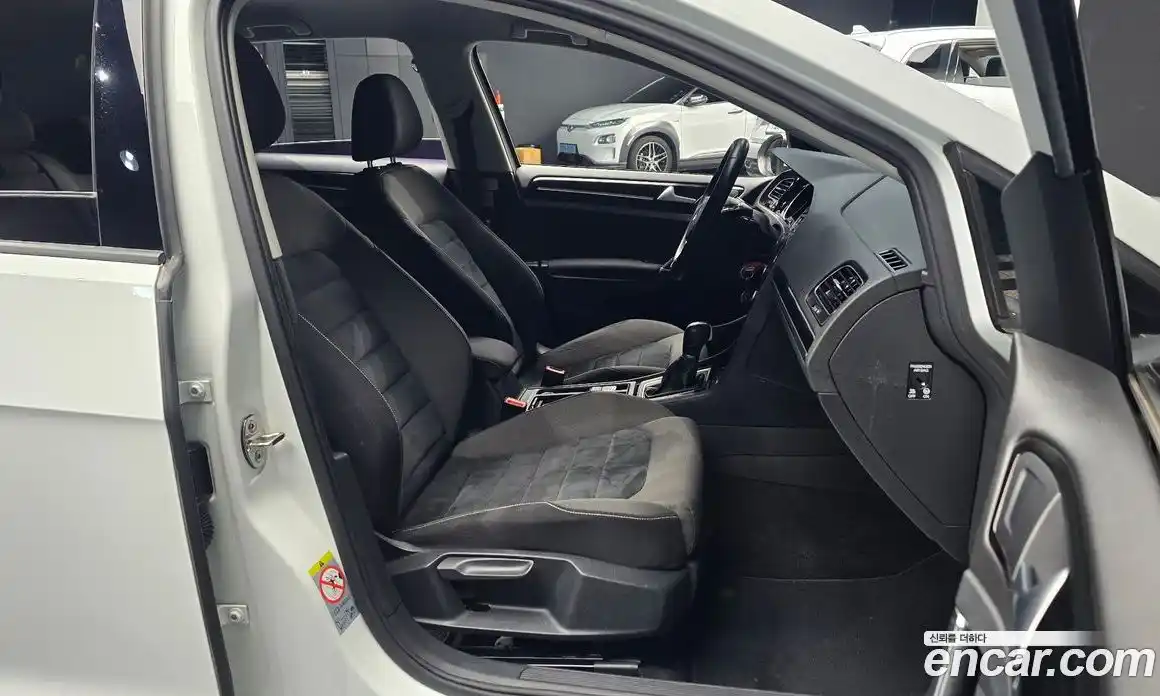 Volkswagen Golf 2014 1.6 Автомат в Москве № 357780, фото 10