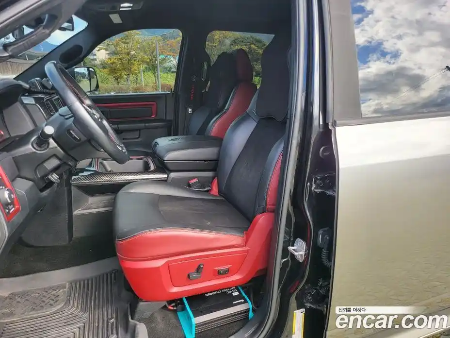 Dodge Ram Pick Up 2016 5.7 Автомат в Москве № 362282, фото 10