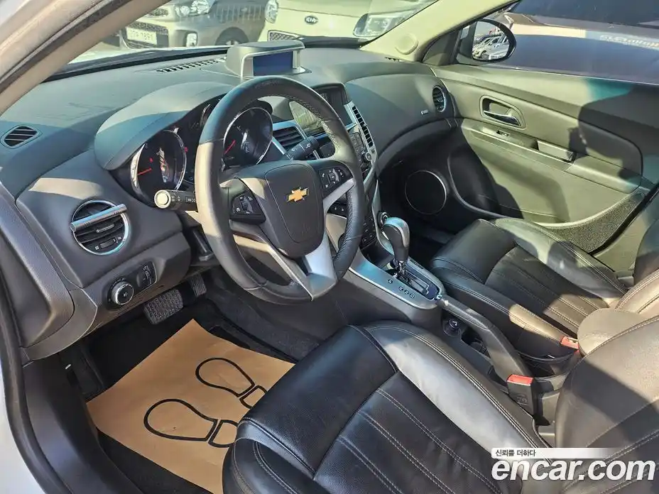 Chevrolet Cruze 2011 1.8 Автомат в Москве № 39411, фото 8