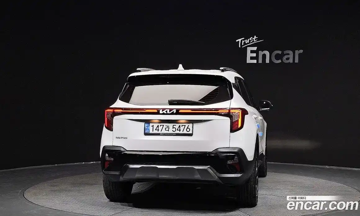 Kia Seltos 2023 2.0 Автомат в Москве № 402904, фото 4