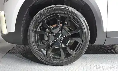 Kia Seltos 2023 2.0 Автомат в Москве № 402904, миниатюра 5