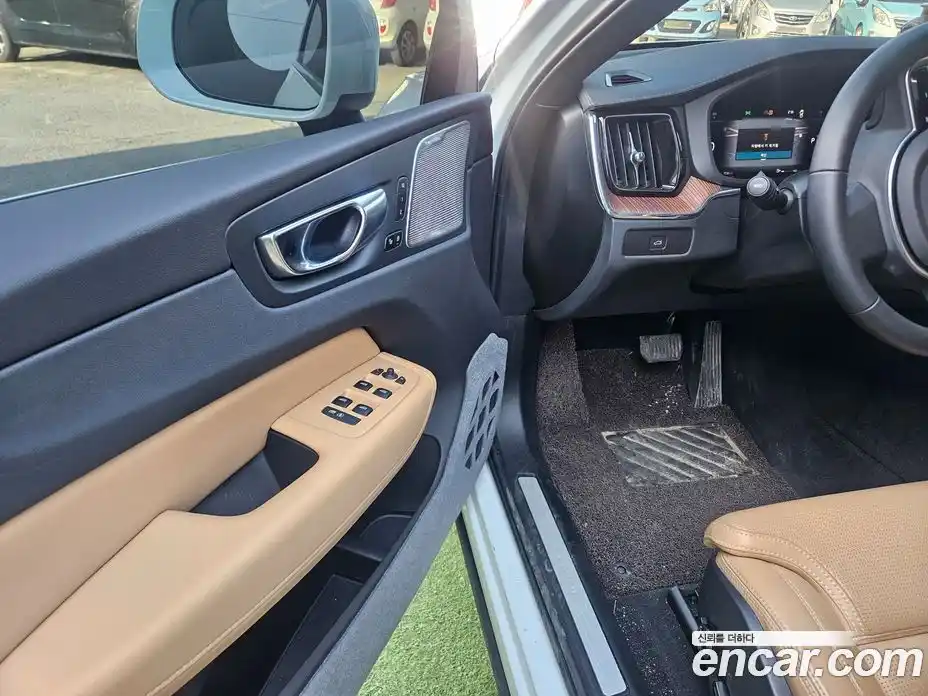 Volvo XC60 2025 2.0 Автомат в Москве № 415367, фото 13