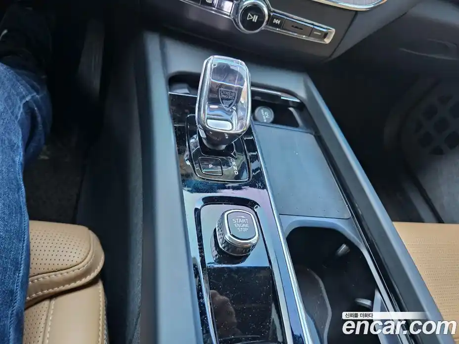 Volvo XC60 2025 2.0 Автомат в Москве № 415367, фото 9