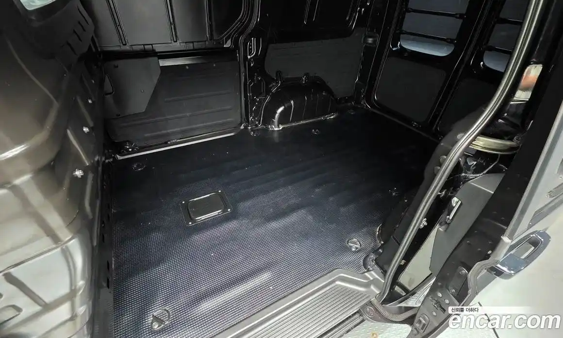 Hyundai Staria 2025 3.5 Автомат в Москве № 42829, фото 18