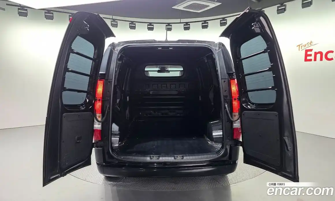 Hyundai Staria 2025 3.5 Автомат в Москве № 42829, фото 20