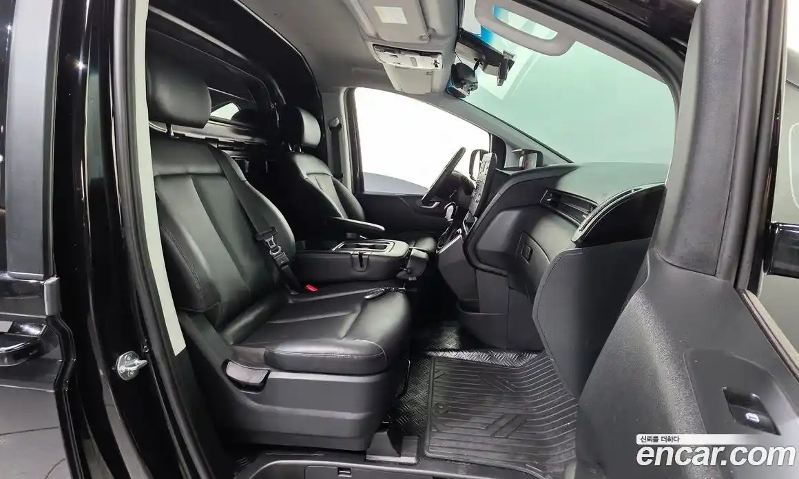 Hyundai Staria 2025 3.5 Автомат в Москве № 42829, фото 10