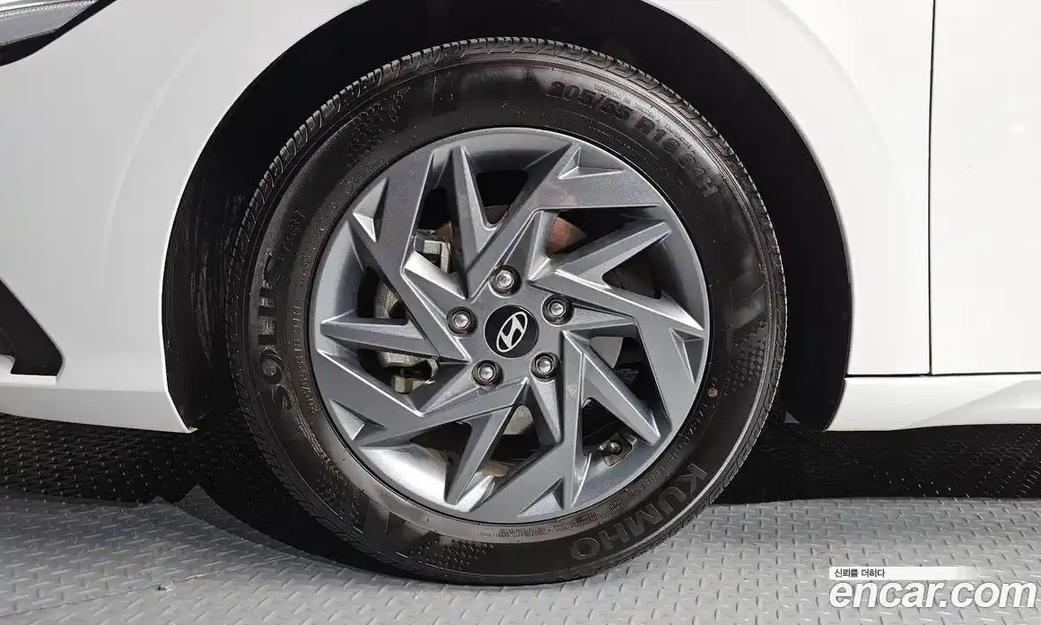 Hyundai Avante 2024 1.6 Автомат в Москве № 44338, фото 6